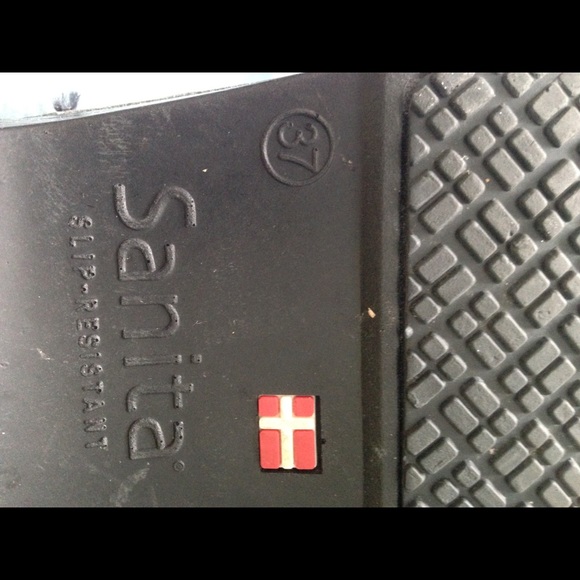 Clogs - Picture 3 of 3